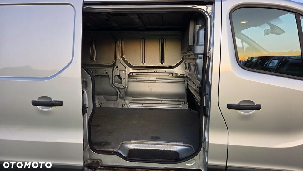 Opel Vivaro - 17