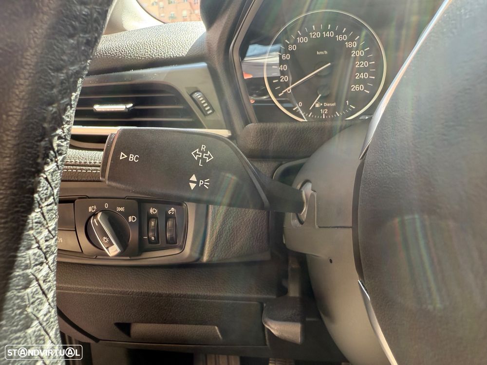 BMW 216 Active Tourer d Line Sport - 28