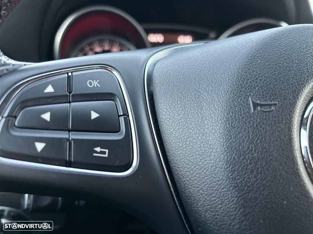 Mercedes-Benz CLA 200 - 41