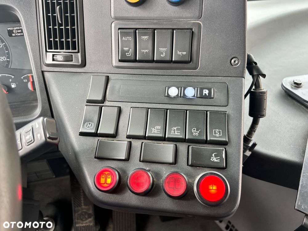 Volvo B8900 - 24