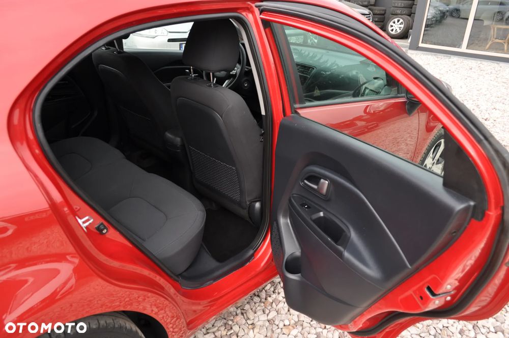 Kia Rio - 16