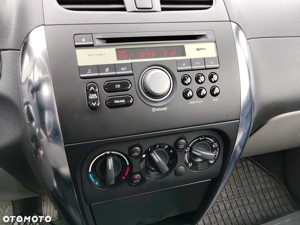 Suzuki SX4 1.6 Comfort 4WD - 9