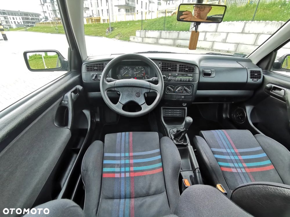 Volkswagen Golf 1.8 GT Special - 29