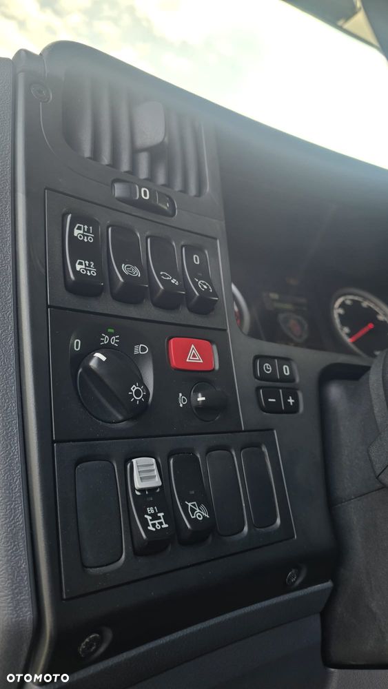 Scania P360 6x2 13l 6cyl PDE  4.3m rozstaw rama do zabudowy beczka asenizacyjna mleko wywrotka niski przebieg! - 16