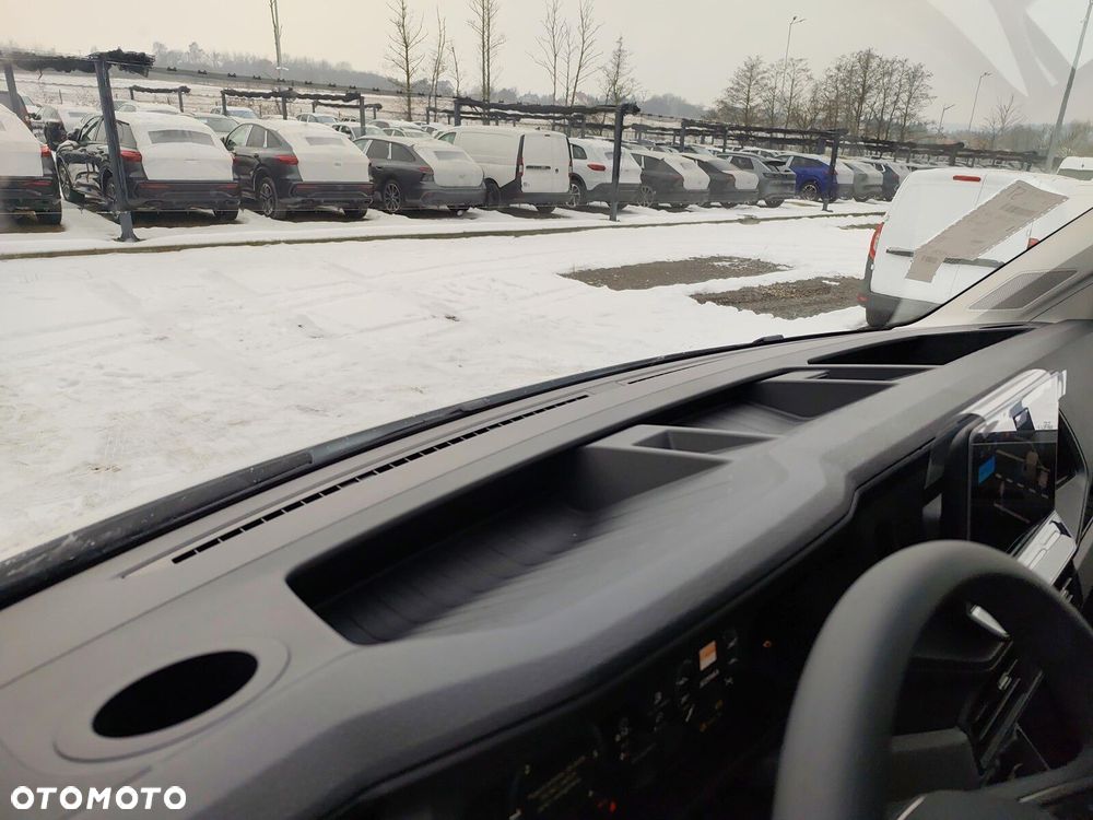 Volkswagen Crafter 35 Furgon, 2,0 TDI SCR 177KM,  6-bieg man., r.o: 4490 mm - 31