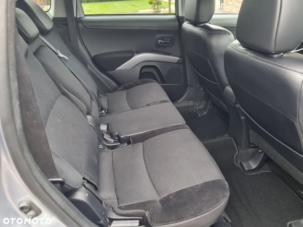 Mitsubishi Outlander 2.0 2WD Edition - 17