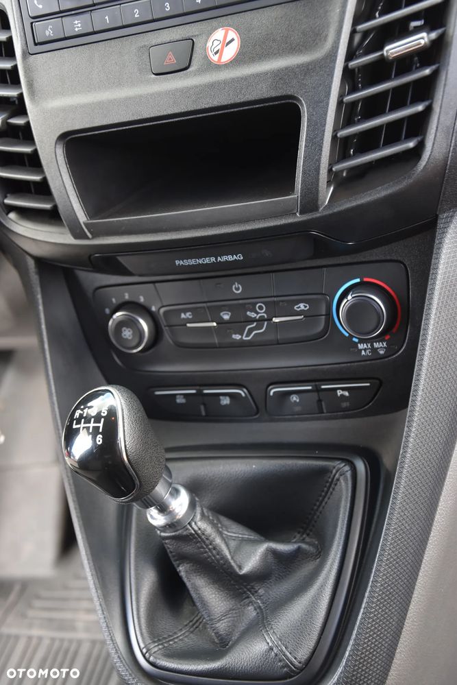 Ford Transit Connect - 17