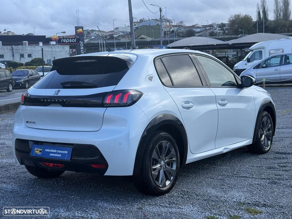 Peugeot e-208 50 kWh Allure - 11