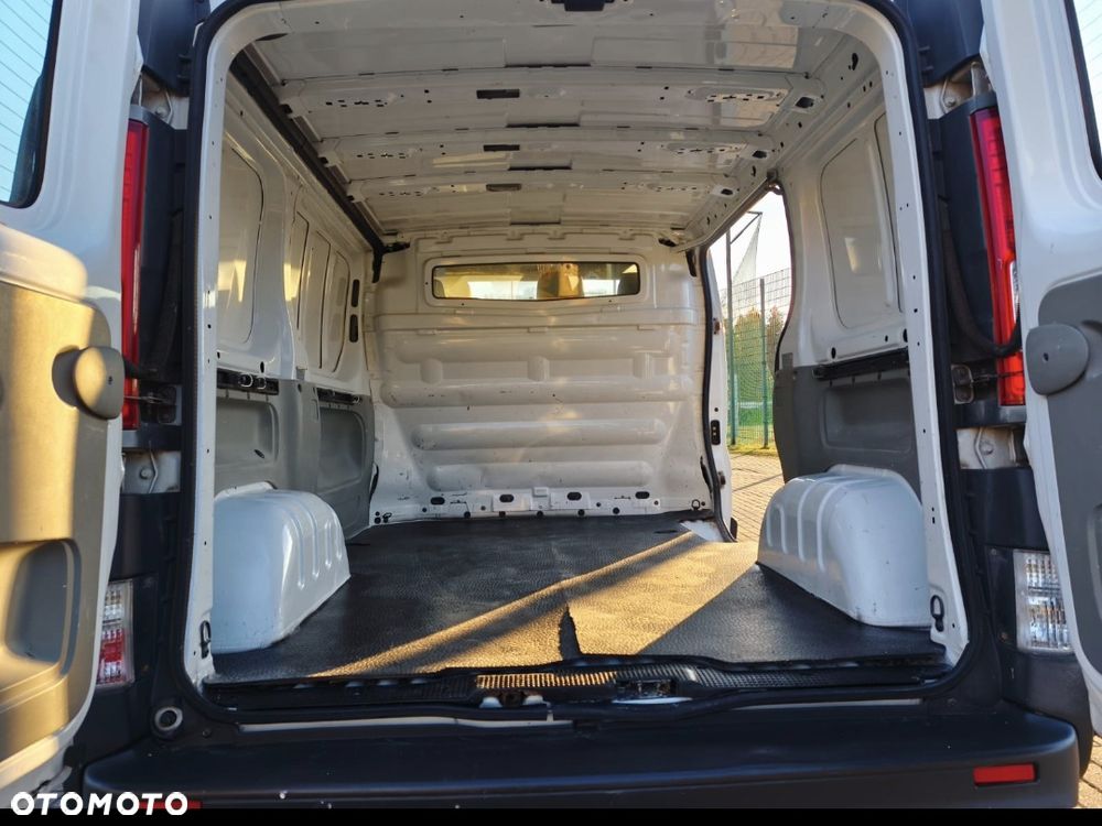 Opel Vivaro - 8