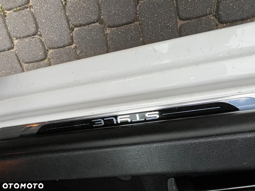 Volkswagen Golf 1.6 TDI DPF Style - 26