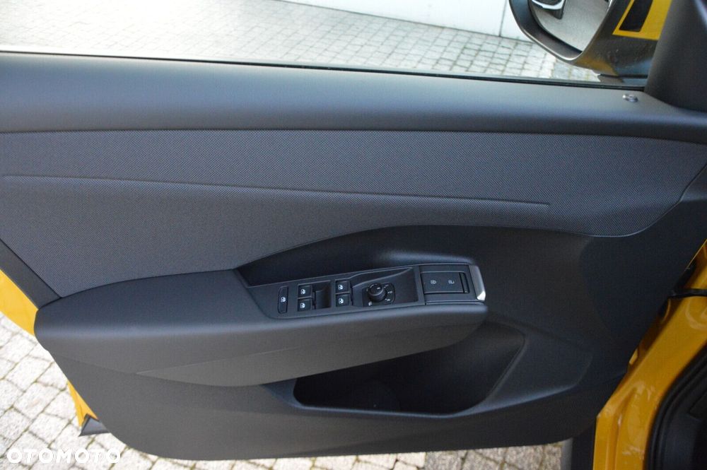 Volkswagen T-Roc 1.5 eTSI Life DSG - 12