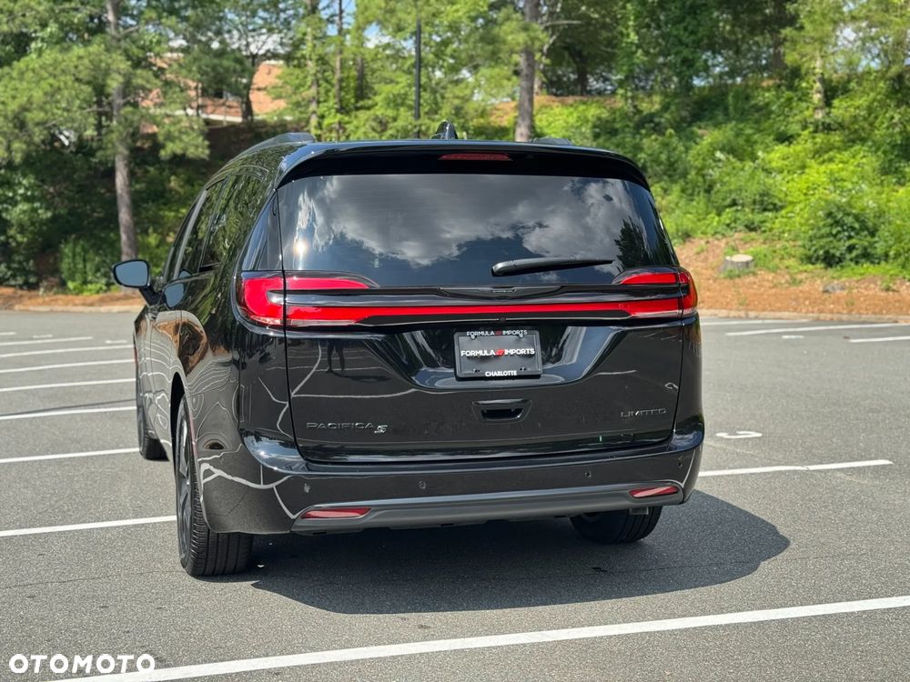 Chrysler Pacifica - 10