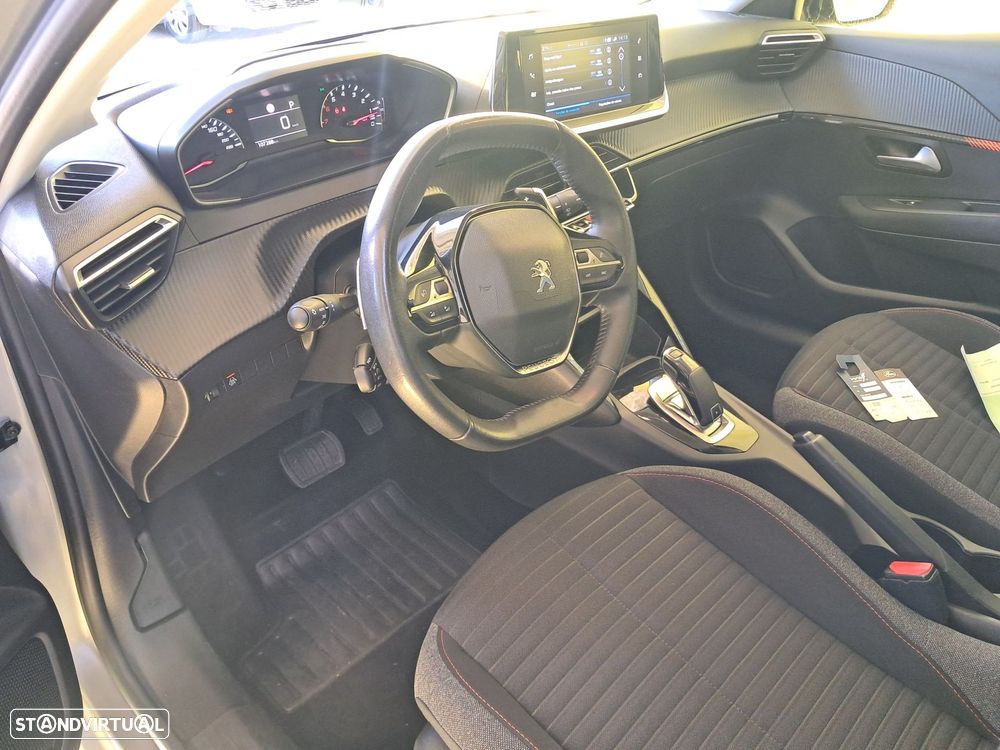 Peugeot 208 1.2 PureTech Allure EAT8 - 5