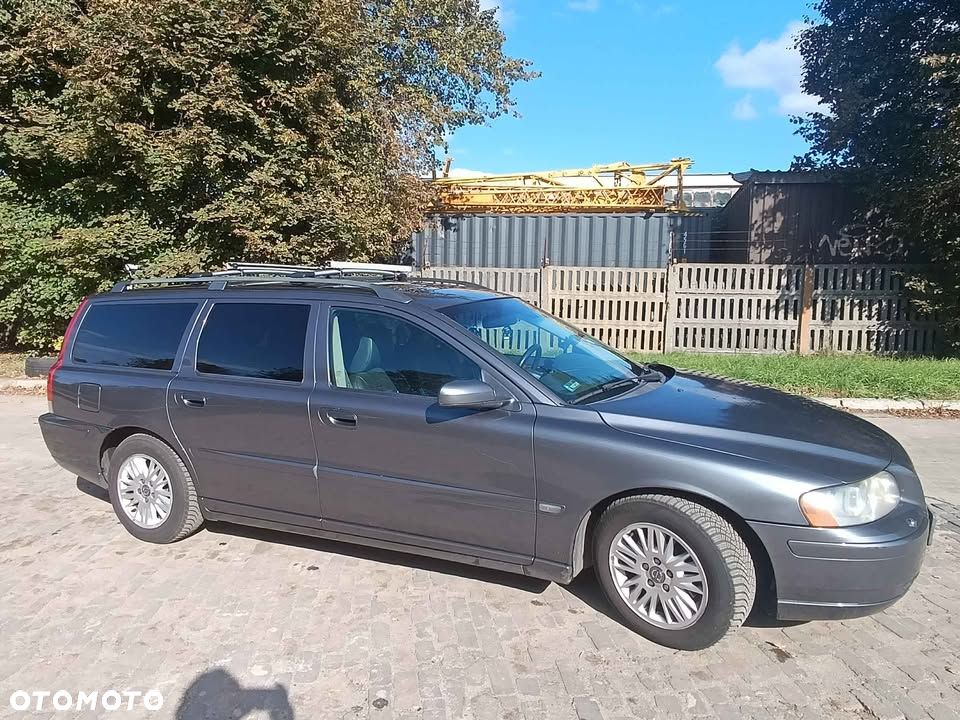 Volvo V70 2.4 Momentum - 4