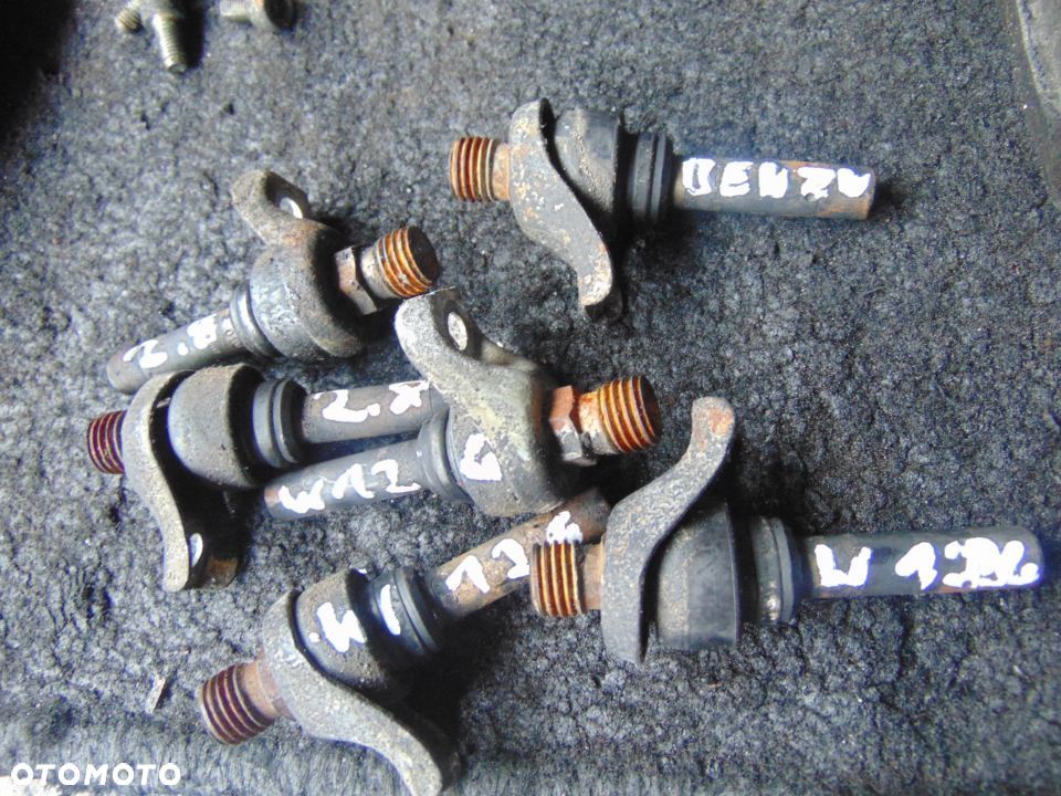 Wtryskiwacze mercedes w124 2,6 12 v - 2
