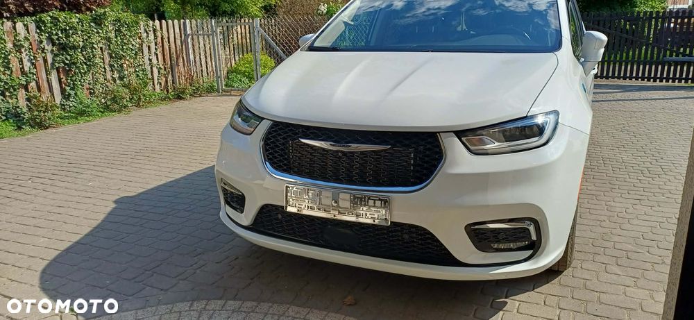 Chrysler Pacifica - 1