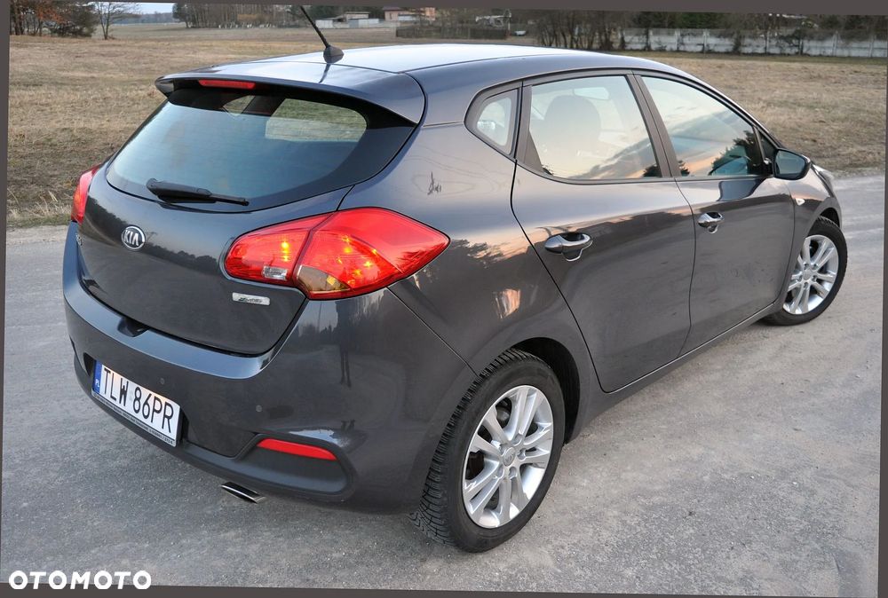 Kia Ceed 1.6 CRDi 128 Spirit - 4