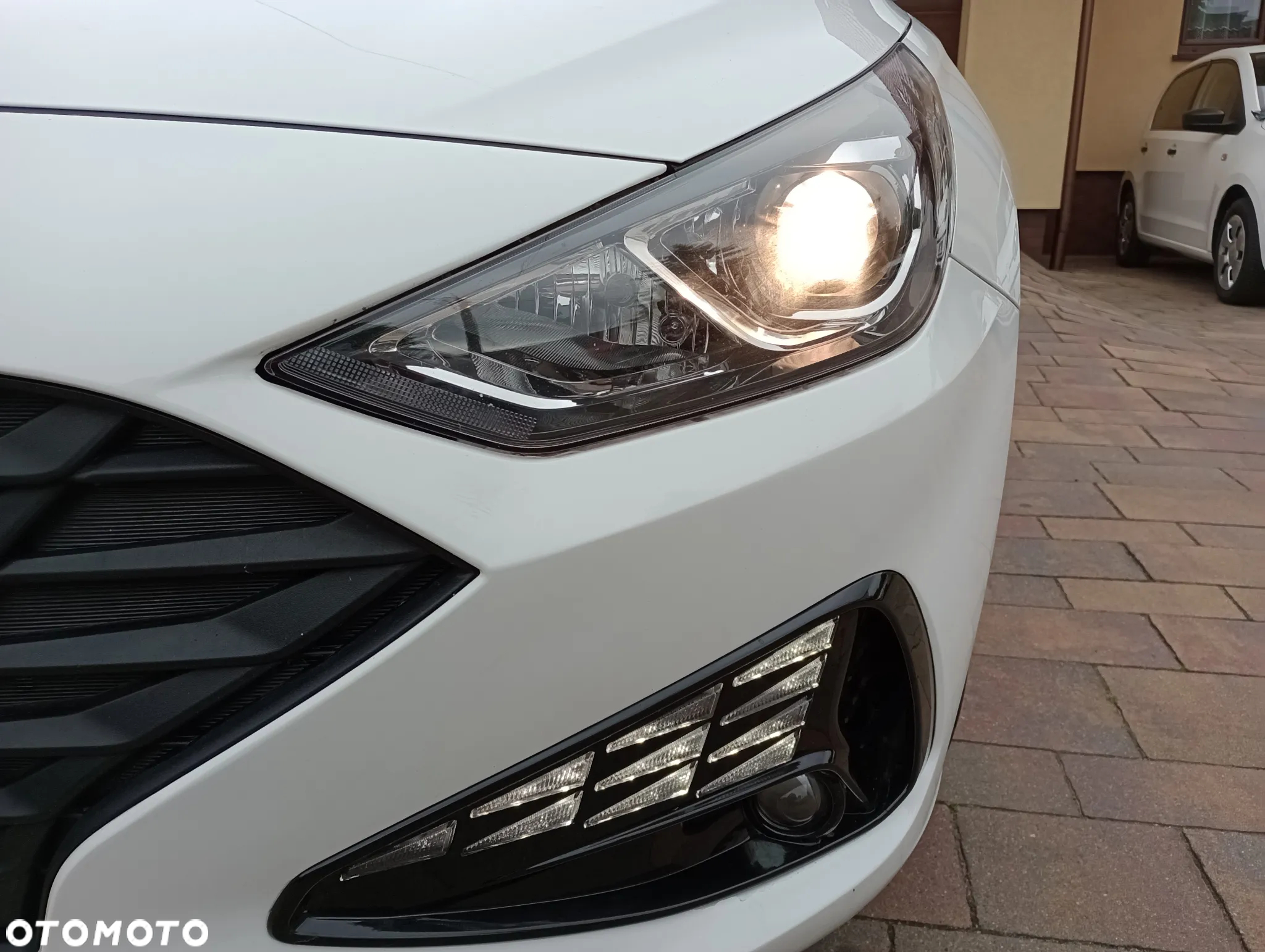 Hyundai i30 1.5 DPI Classic + - 18