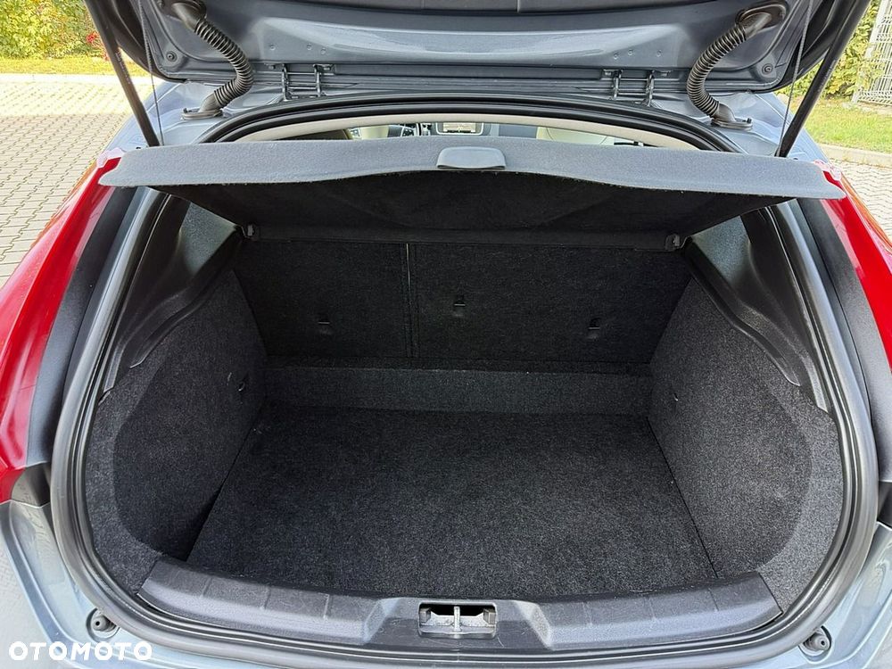 Volvo V40 - 16