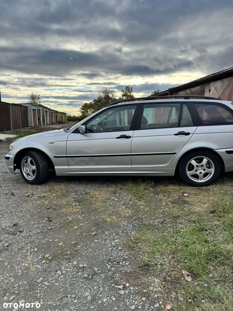 BMW Seria 3 318i - 3