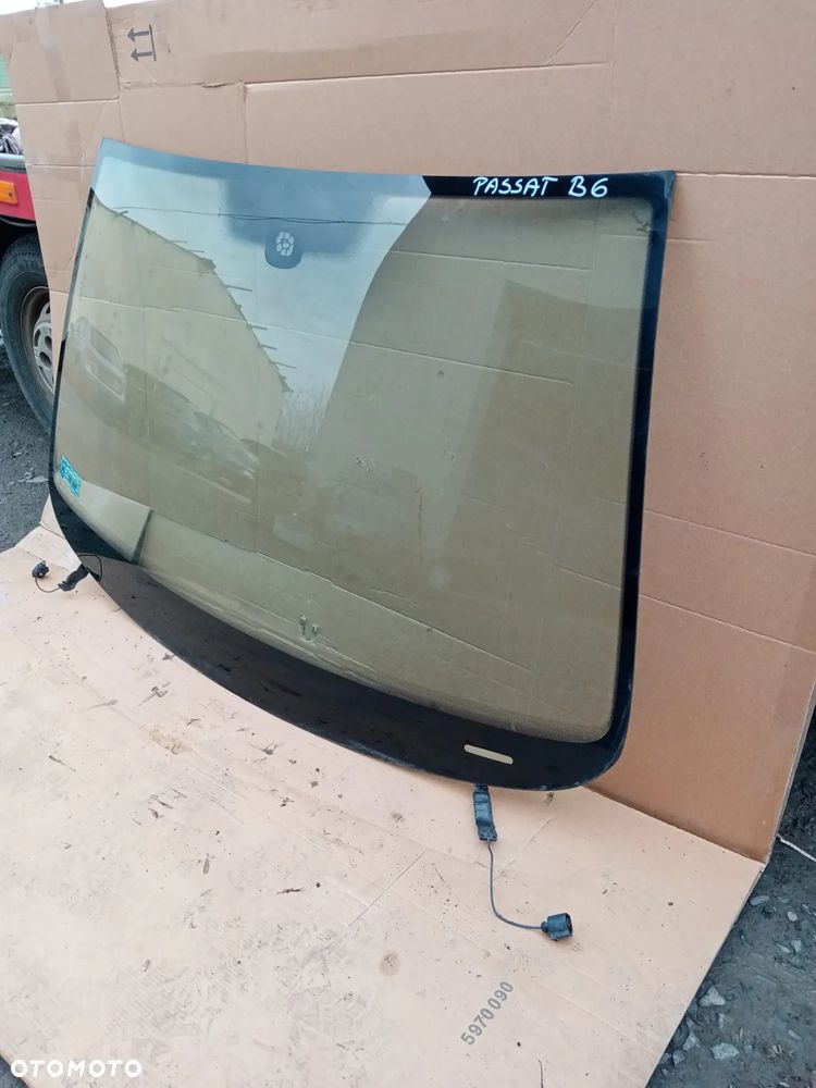 Szyba czołowa przód przednia grzana na sensor VW Passat B6 AS1 05r - 2
