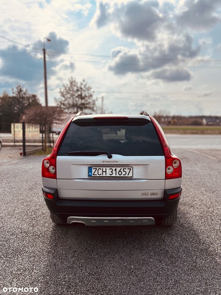 Volvo XC 90 - 9