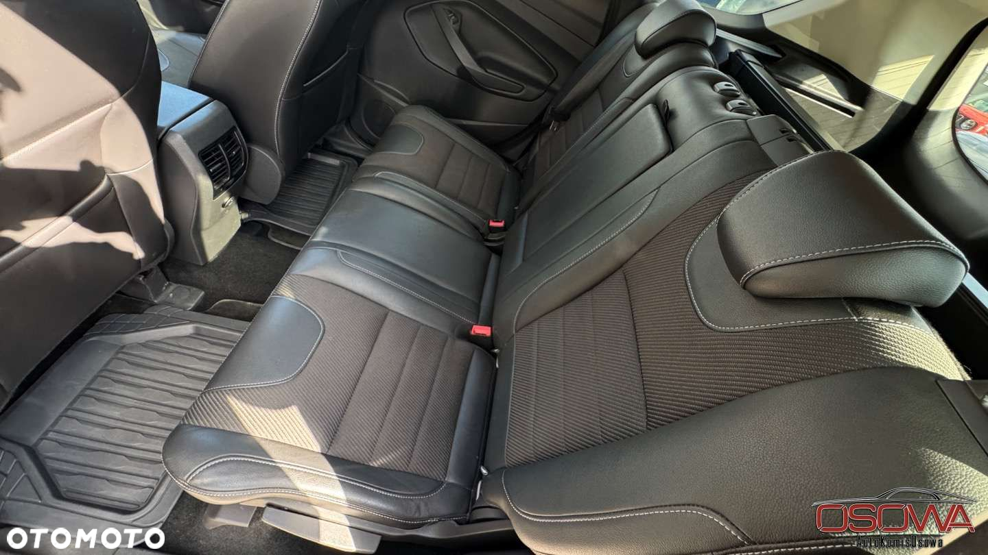 Ford Kuga - 25