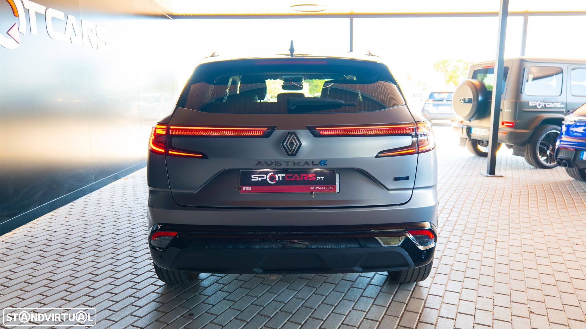 Renault Austral 1.2 E-Tech Iconic - 8