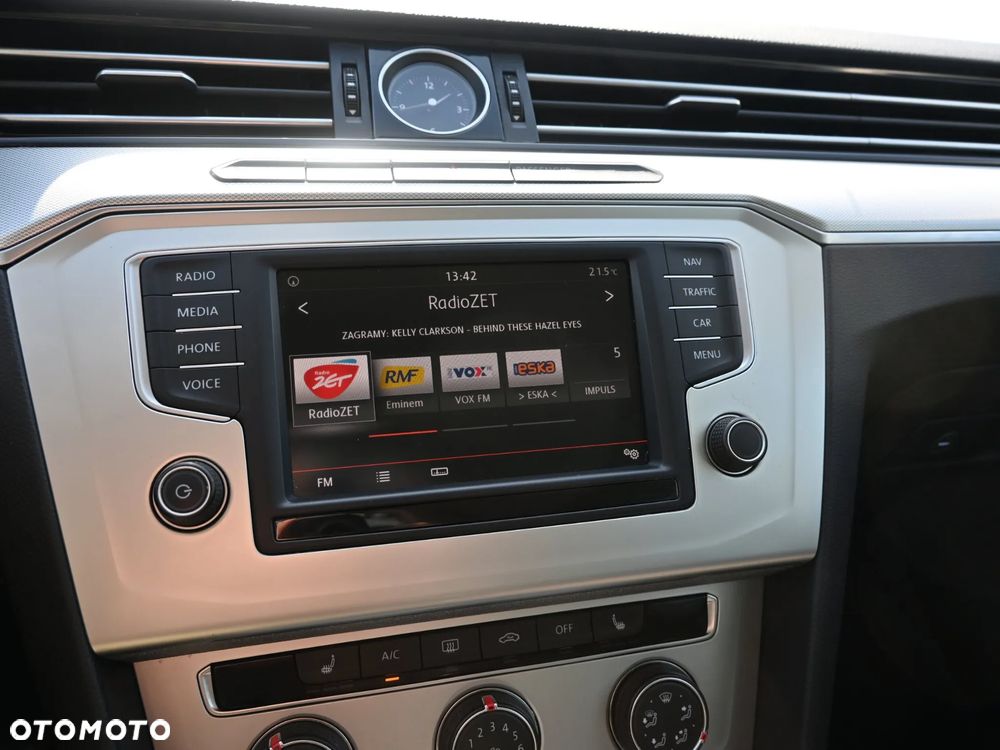 Volkswagen Passat - 23