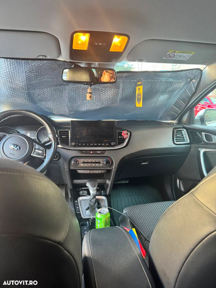 Kia Ceed - 8