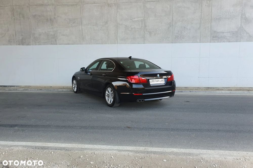 BMW Seria 5 520d Sport-Aut - 4