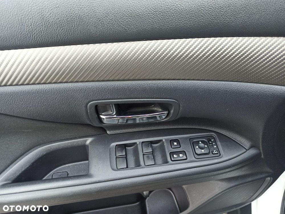 Mitsubishi Outlander 2.0 Intense + 2WD - 16