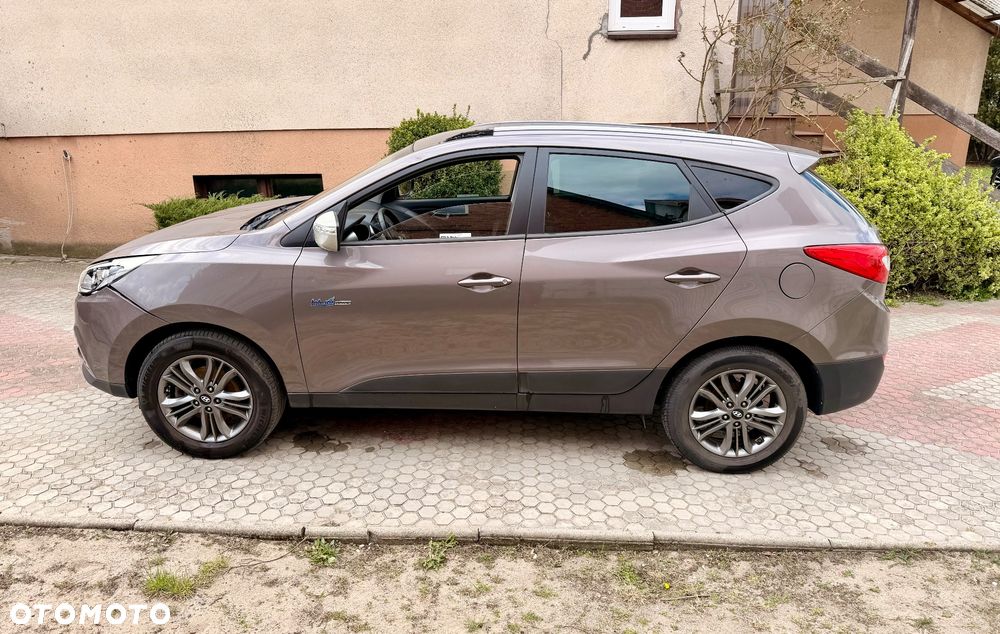 Hyundai ix35 1.7 CRDi 2WD blue Finale Gold - 2