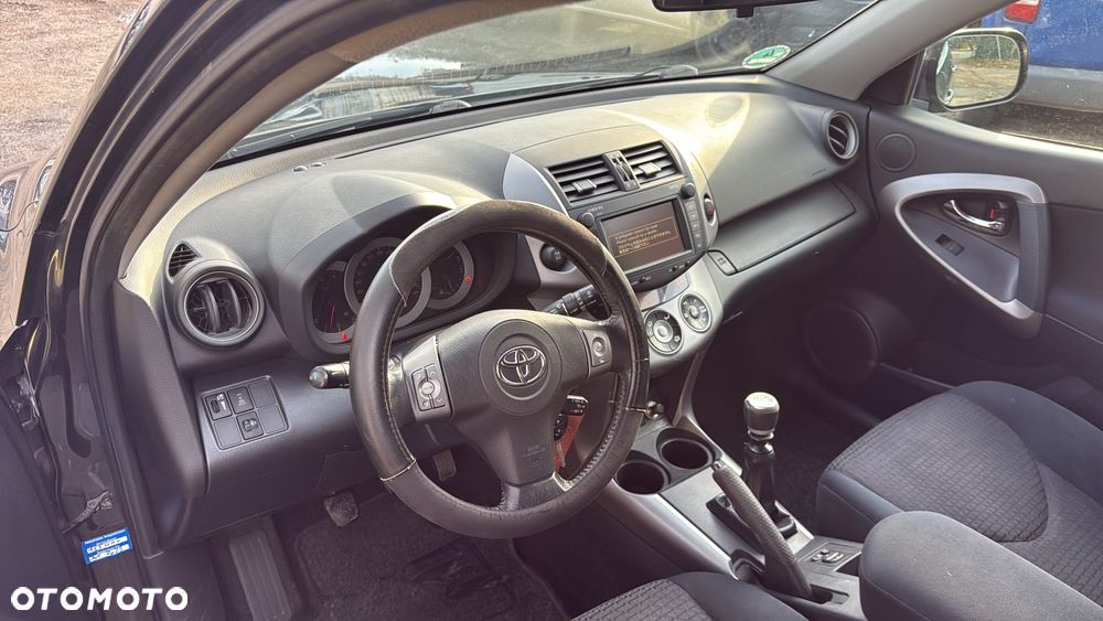 Toyota RAV4 2.2 D-4D 4x4 - 17