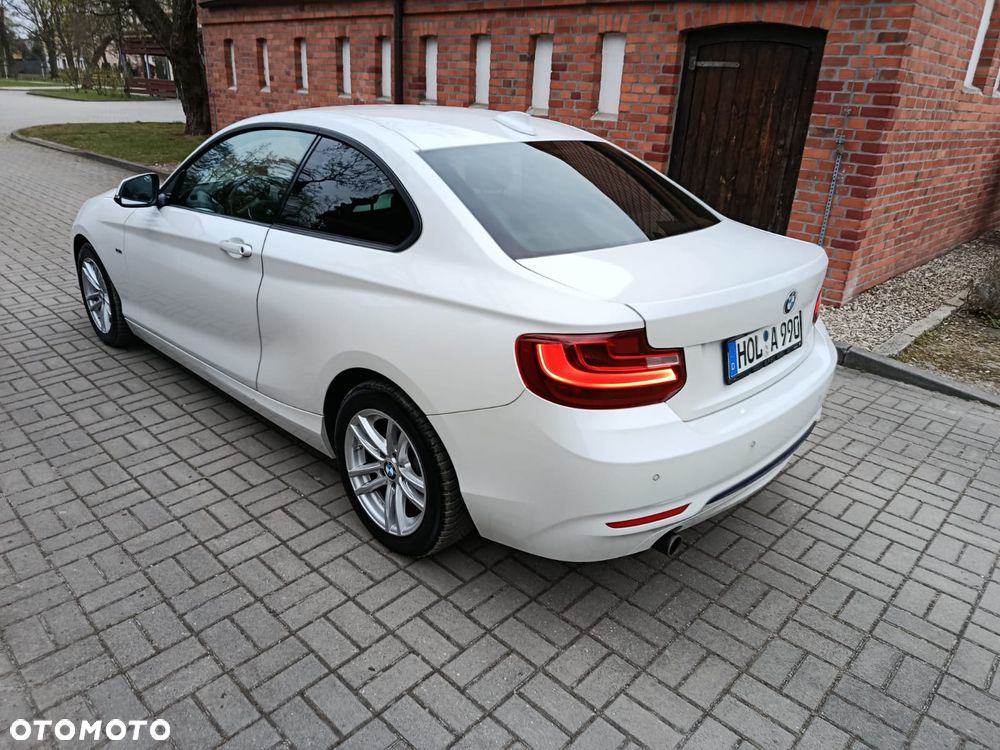 BMW Seria 2 220d Sport Line - 4
