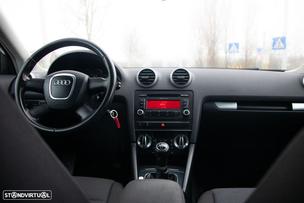 Audi A3 Sportback 1.6 TDI Attraction - 28