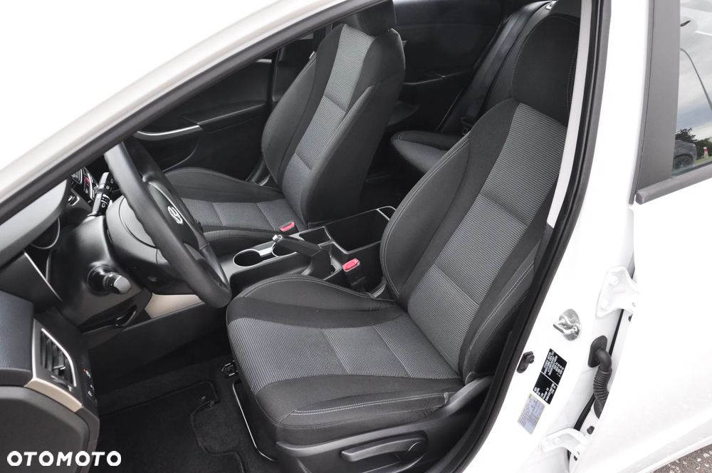 Hyundai i30 blue 1.4 Style - 15