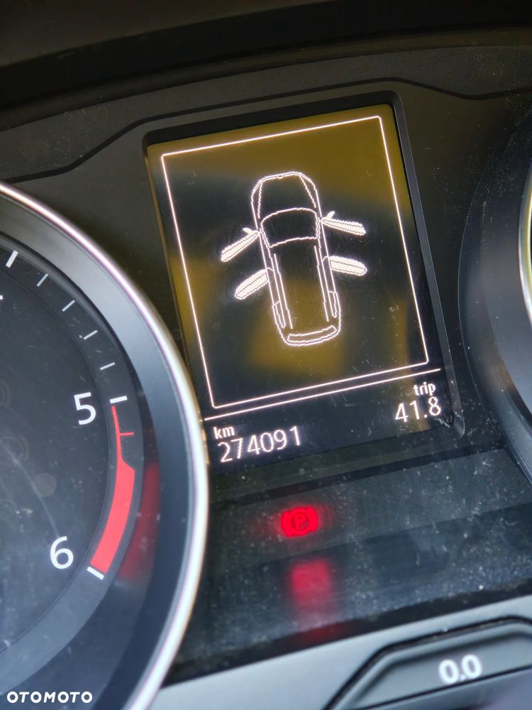 Volkswagen Passat - 4