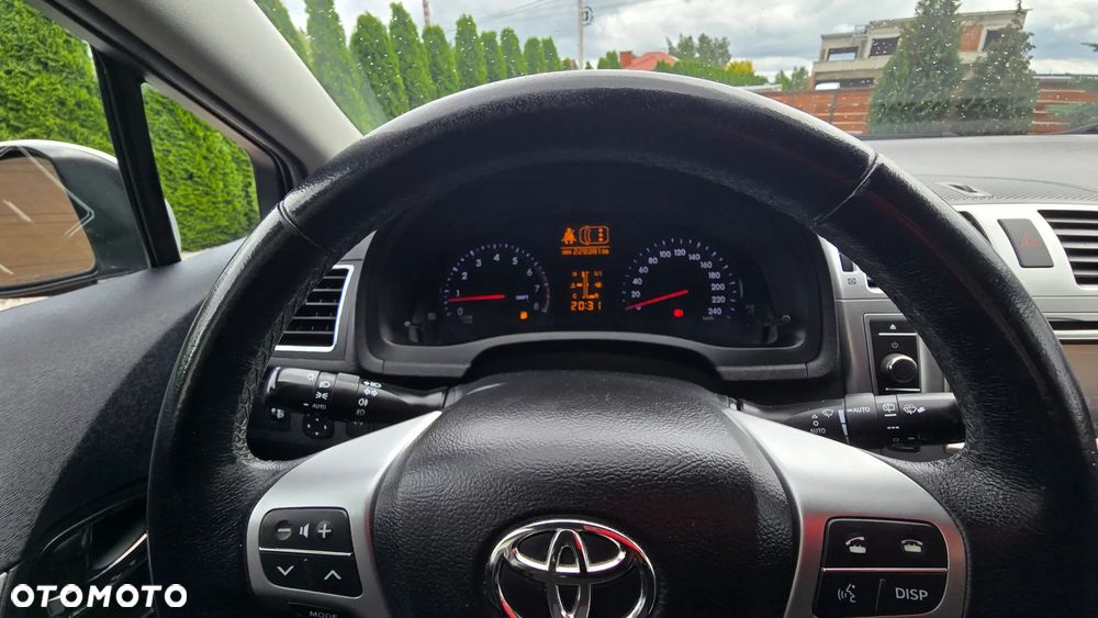 Toyota Avensis - 34