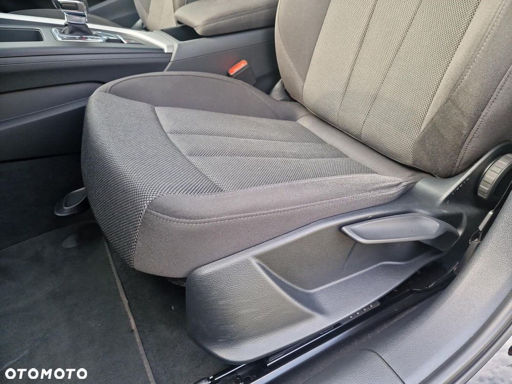 Audi A4 Limousine - 12