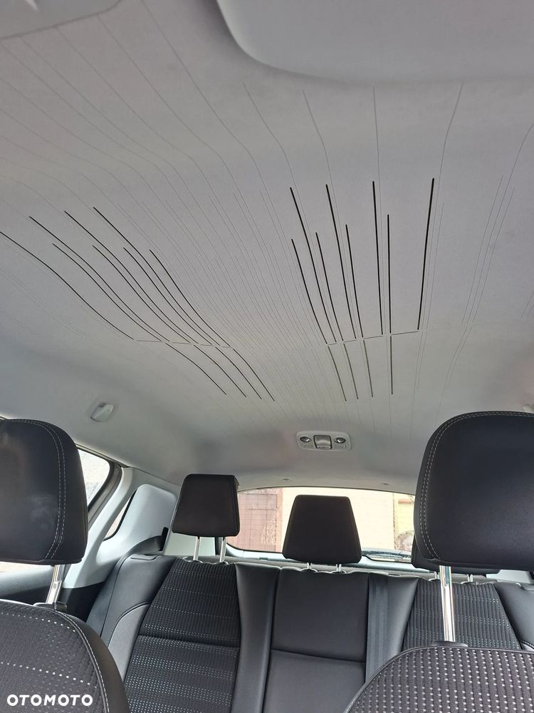 Peugeot 2008 1.6 e-HDi Allure S&S - 13