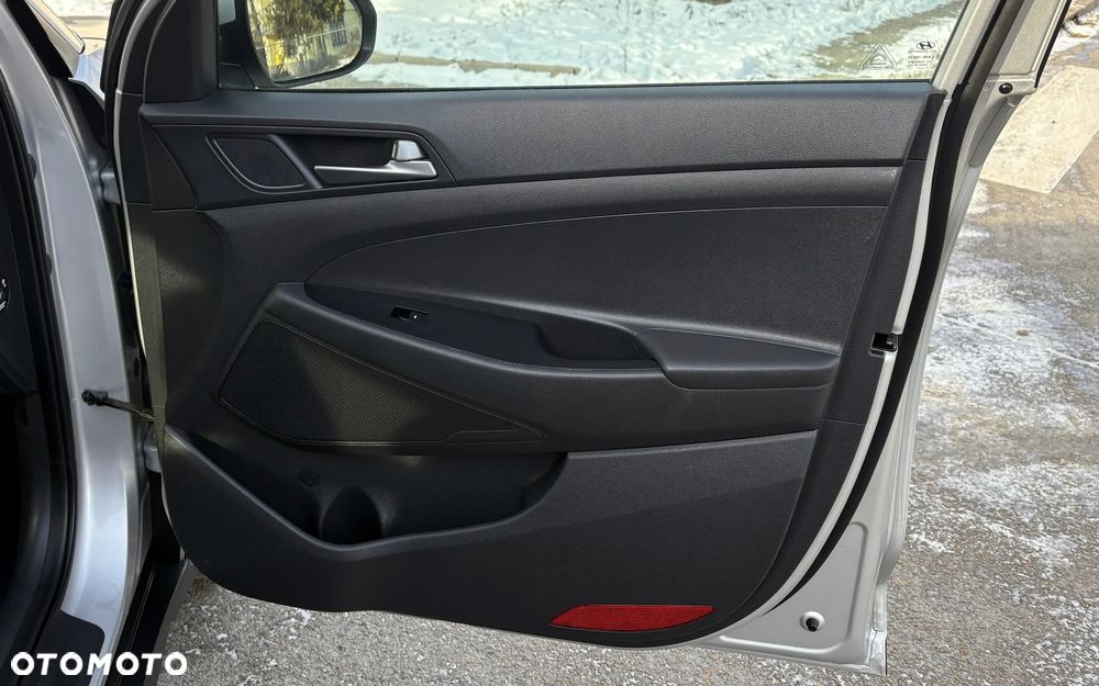 Hyundai Tucson blue 1.7 CRDi 2WD Style - 26