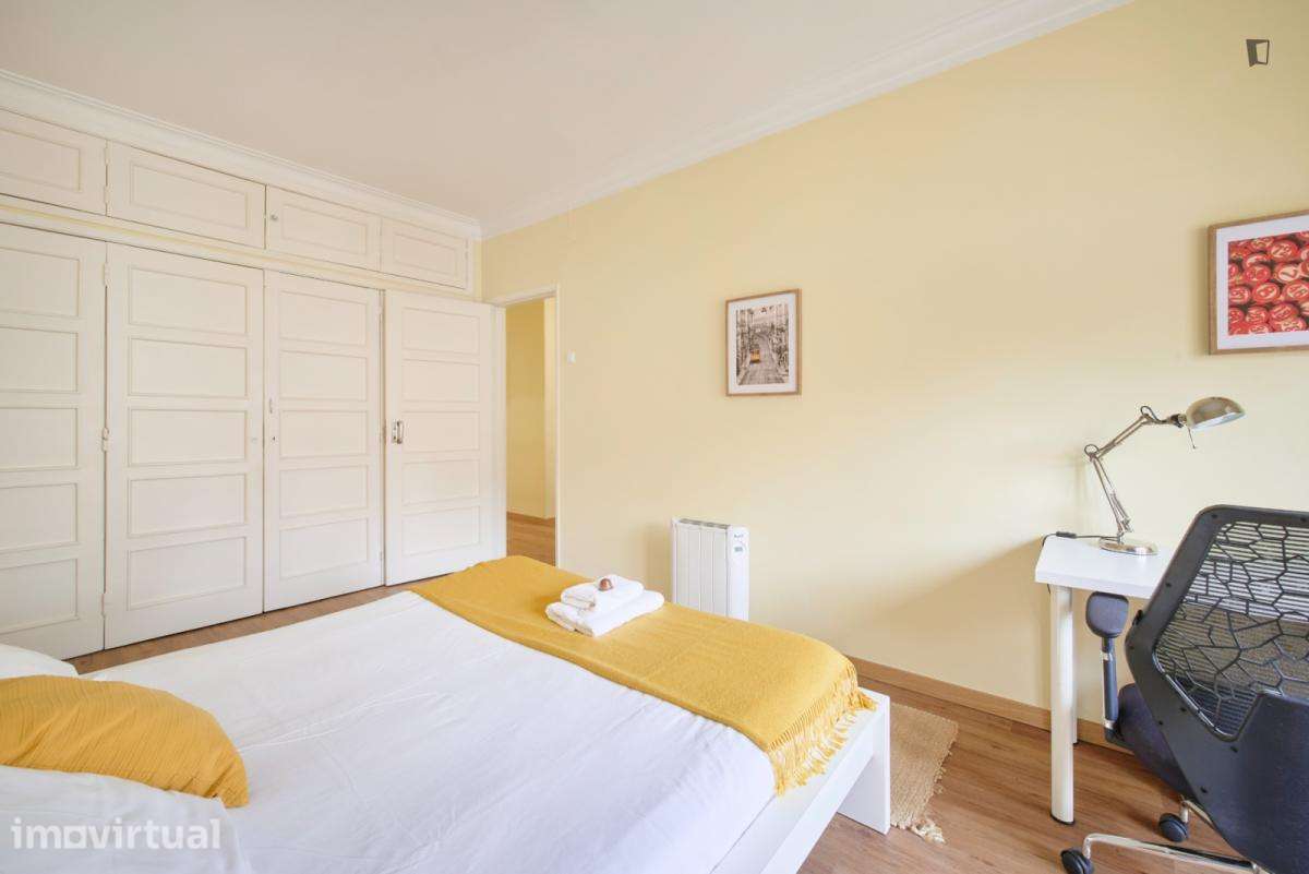 Quarto - localizado em Anjos Lisbon - Grande imagem: 4/38