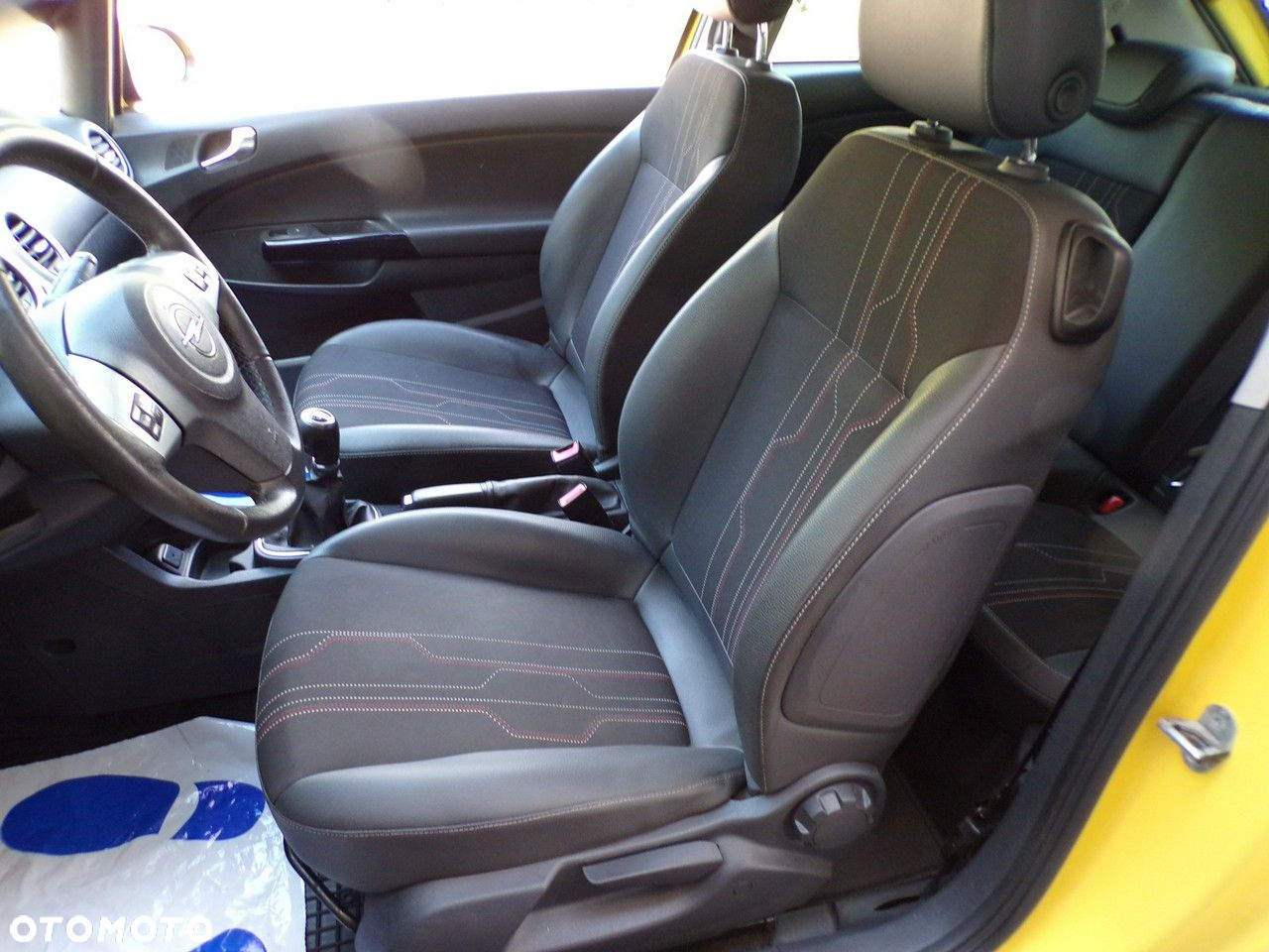 Opel Corsa 1.2 16V EcoFLEX Start-Stop 150 Jahre - 17