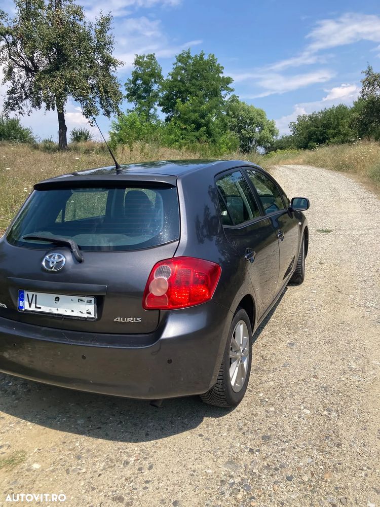 Toyota Auris - 1