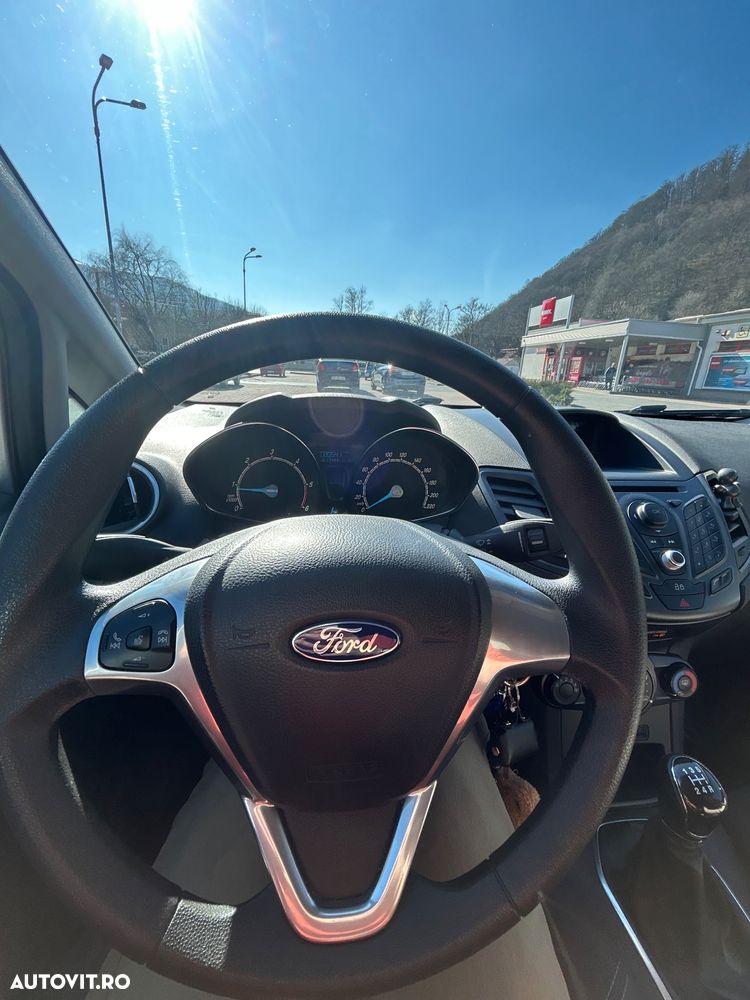 Ford Fiesta 1.5 TDCi DPF Trend - 9
