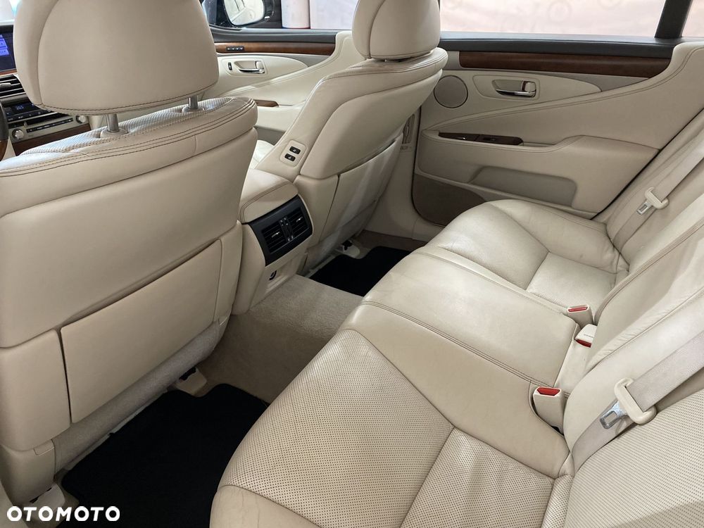 Lexus LS 460 Elite AWD - 13