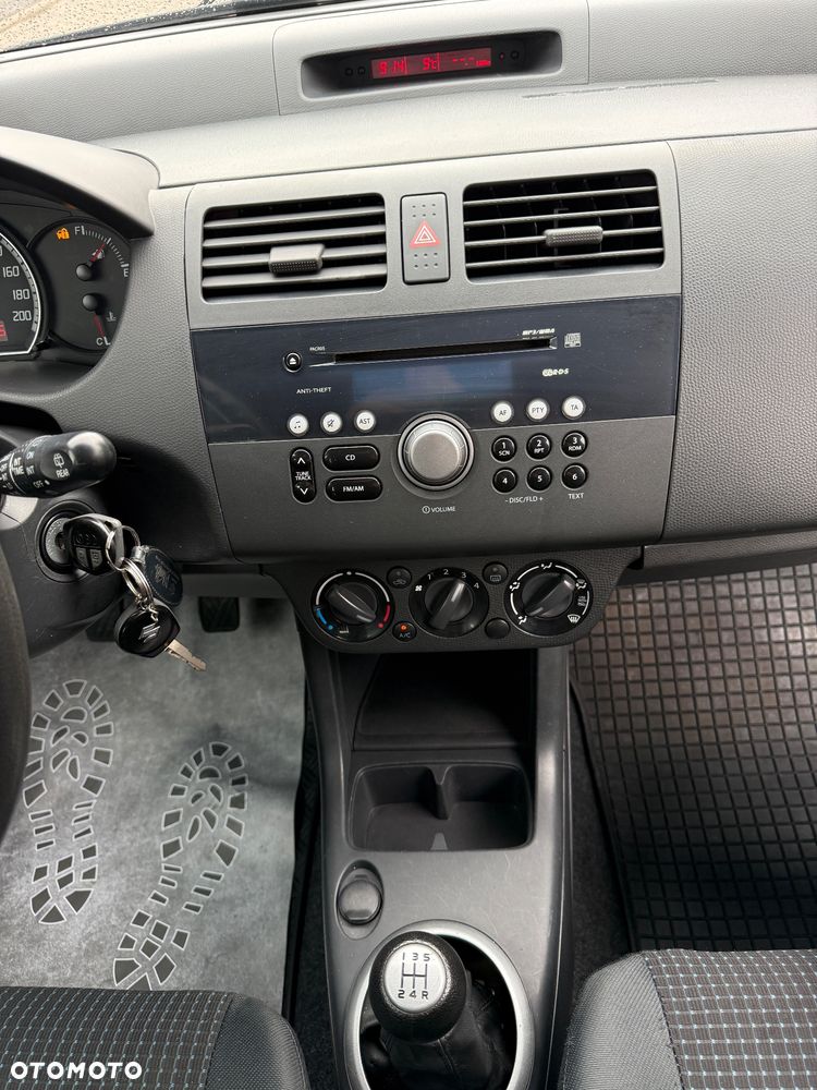 Suzuki Swift - 11