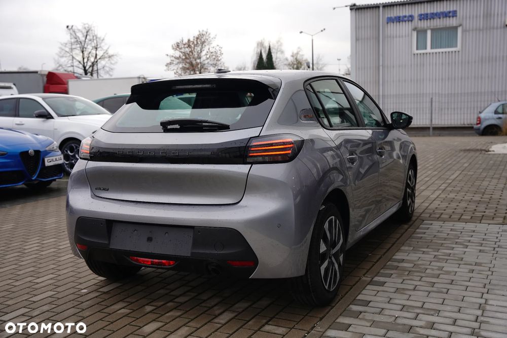 Peugeot 208 - 5