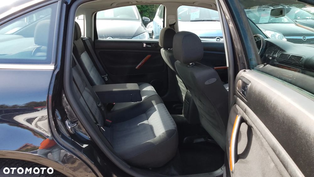Volkswagen Passat 2.0 Exclusive - 27